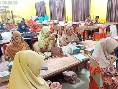 WORKSHOP PENYUSUNAN PROGRAM LITERASI DAN NUMERASI SMK ISLAM INAYAH UJUNGBATU NARASUMBER DARI CATALYT